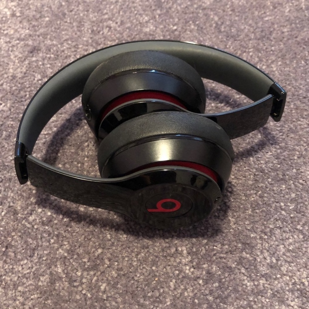 Beats by Dr. Dre Beats Solo2 Wireless